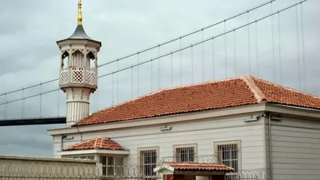 Sadeliği Ve Şıklığı İle Boğazın İncisi Halini Alan Cami