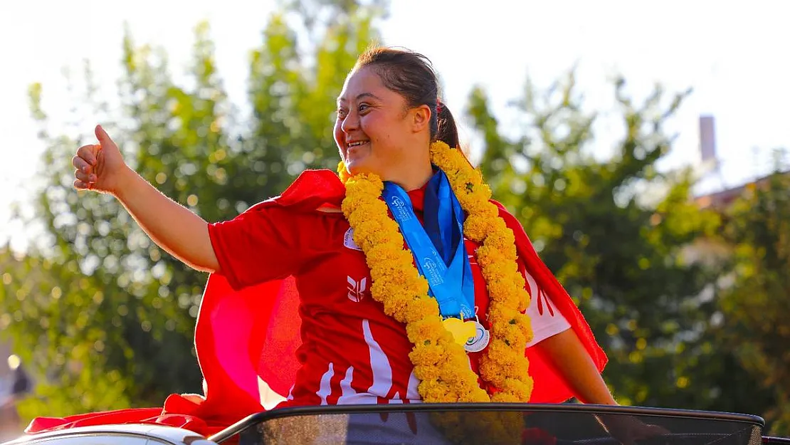 Şampiyon özel sporcu için özel kutlama