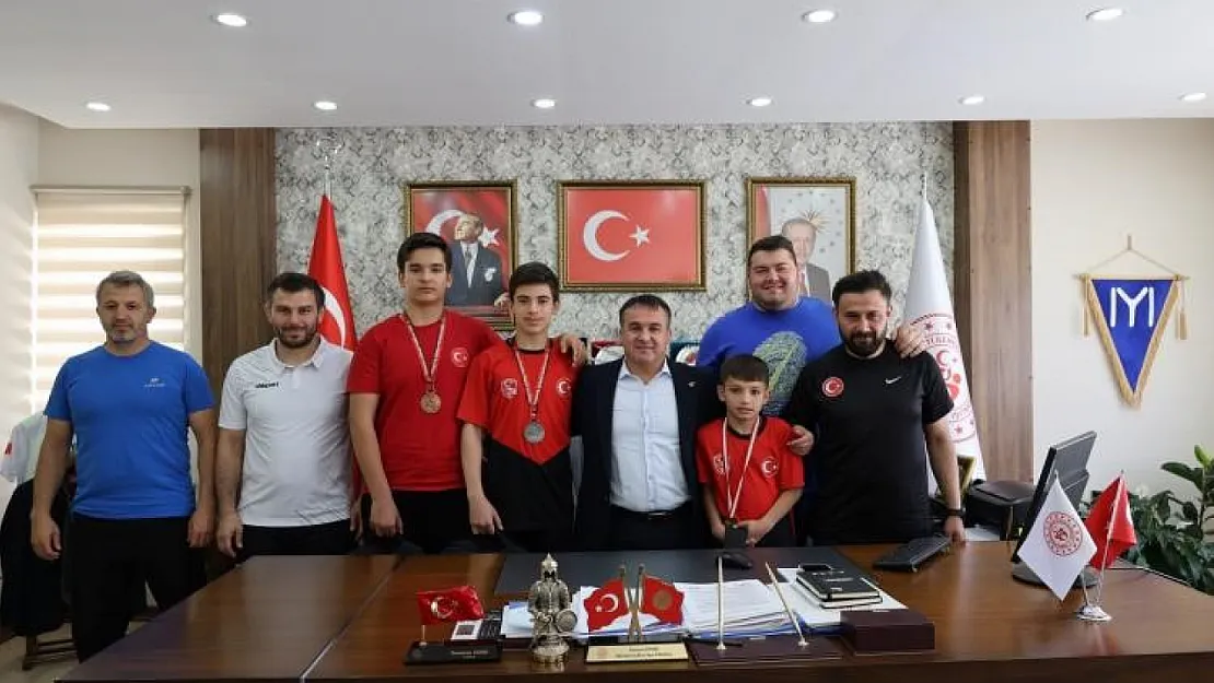 Şampiyonları Makamında Ağırladı