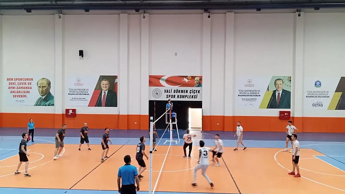 Sandıklı’da Voleybol Turnuvası Başladı