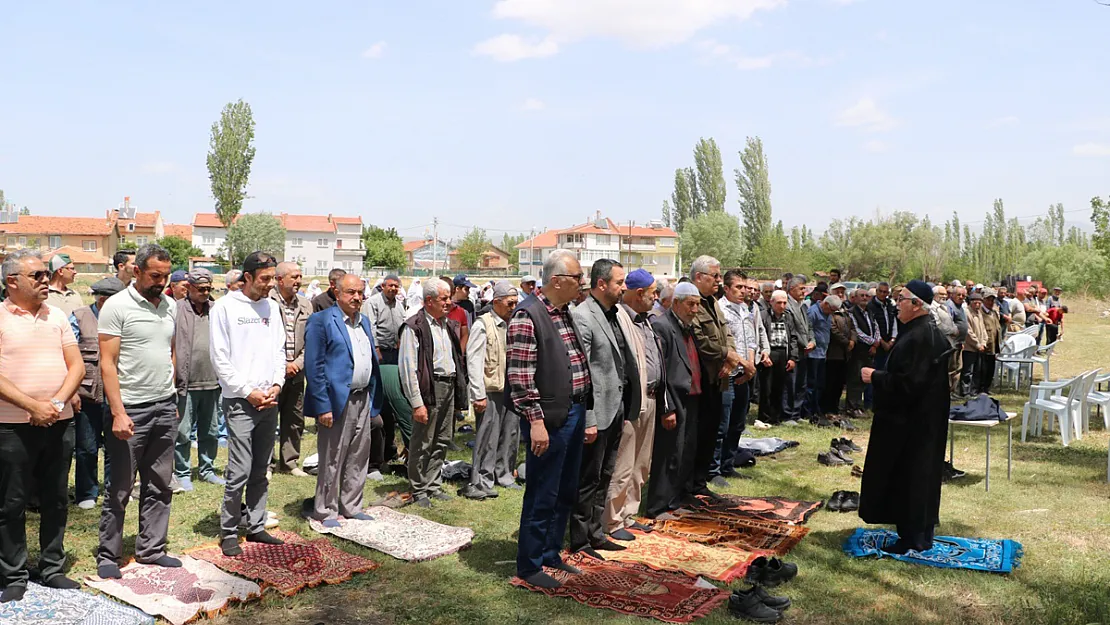 Sandıklı’da Yağmur Duasına Çıkıldı