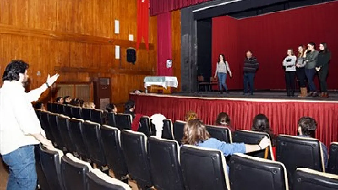 Şehir Tiyatrosu için oyuncu seçimi yapılacak