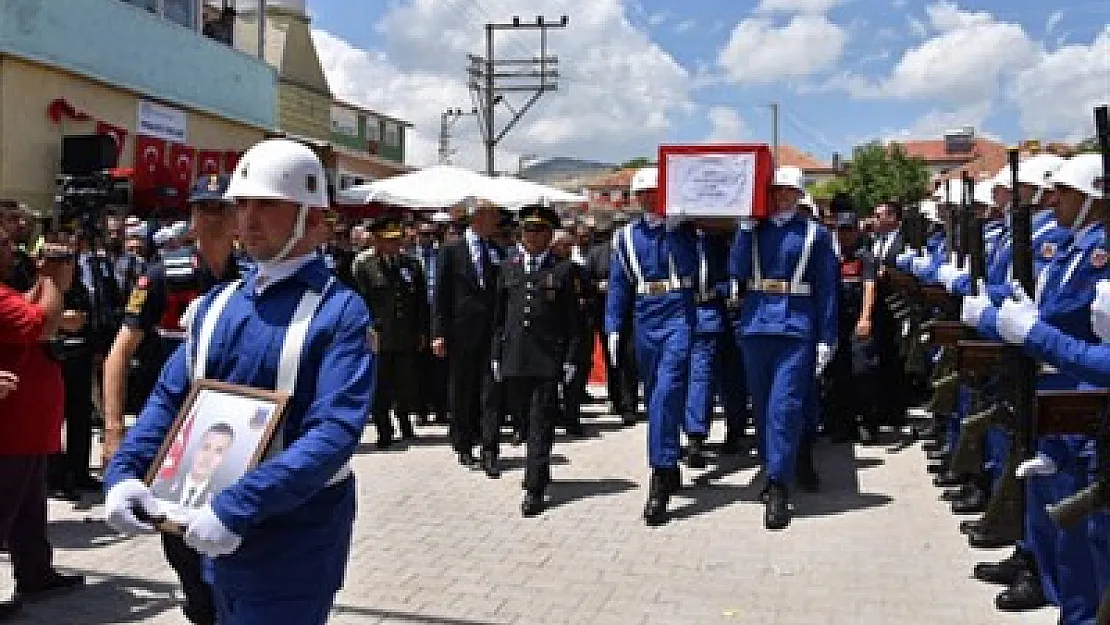 Şehit teğmen Evran son yolculuğuna uğurlandı