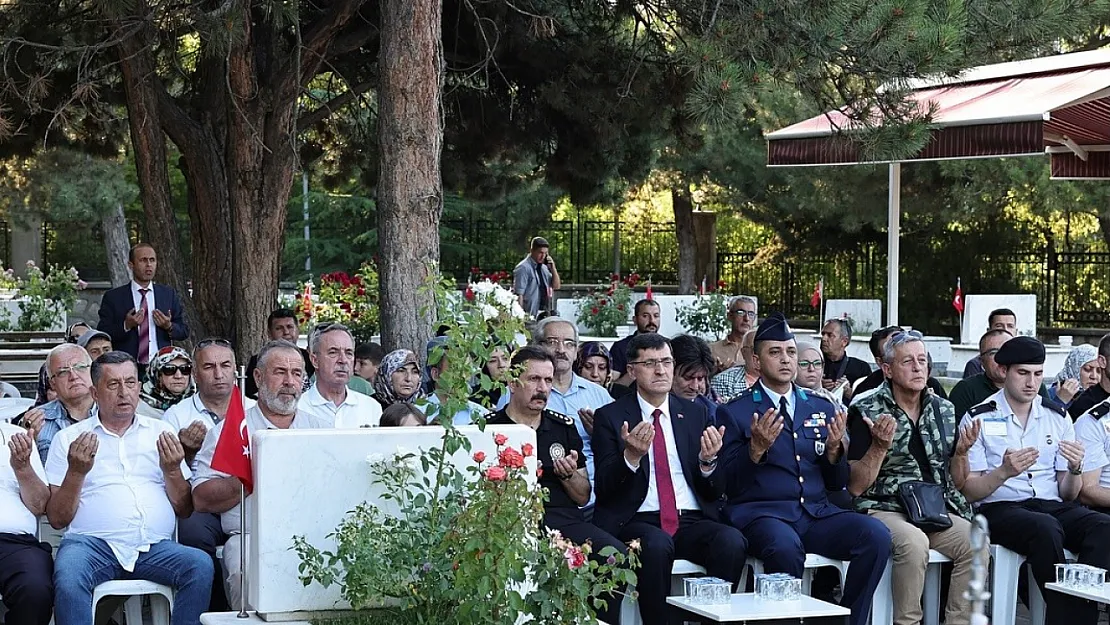 Şehitler İçin 'Kur'an-I Kerim Tilaveti Ve Mevlüt' Programı Düzenlendi