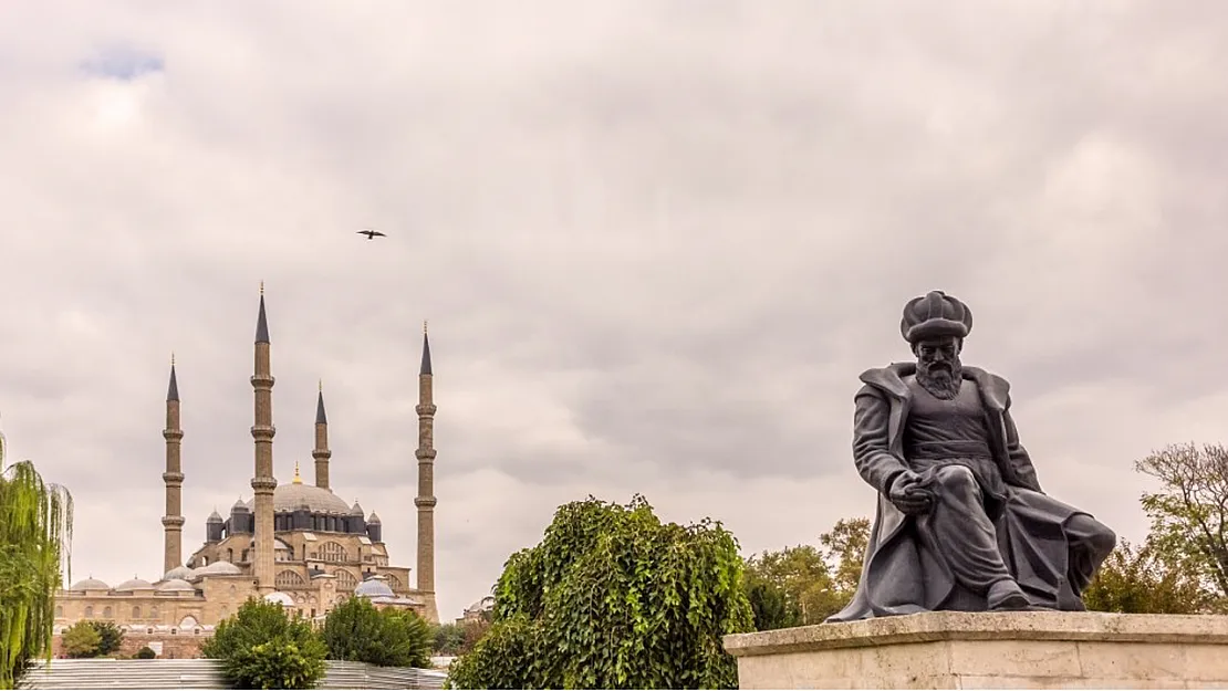 Sen Kalk İstanbul'u Suya Kavuştur İstanbul Sana Bir Tas Suyu Çok Görsün