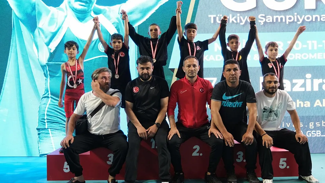 Serbest Güreş Türkiye Şampiyonasında Sporcular Büyük Başarılara Ulaştı