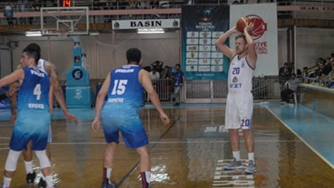 Seride 1-1 eşitlik : 87-82