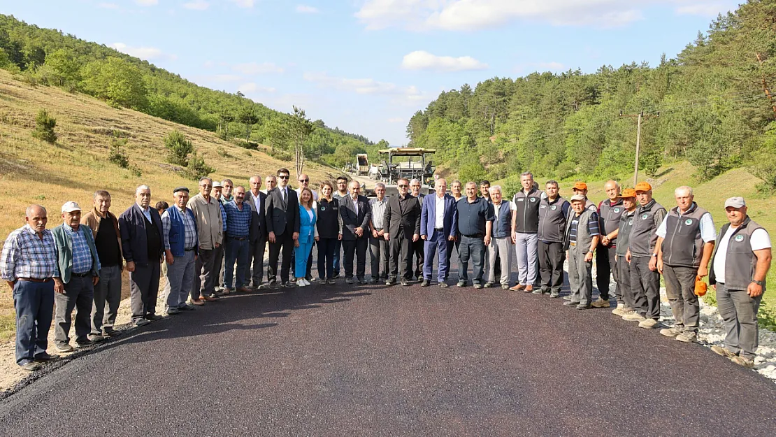 Sezonun İlk Asfaltını Vali Sözer Attı