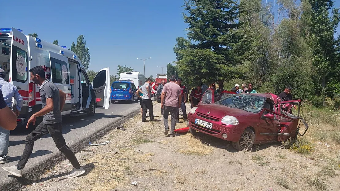 Sinanpaşa'da Saniyeler İçinde Gelen Felaket: 6 Yaralı