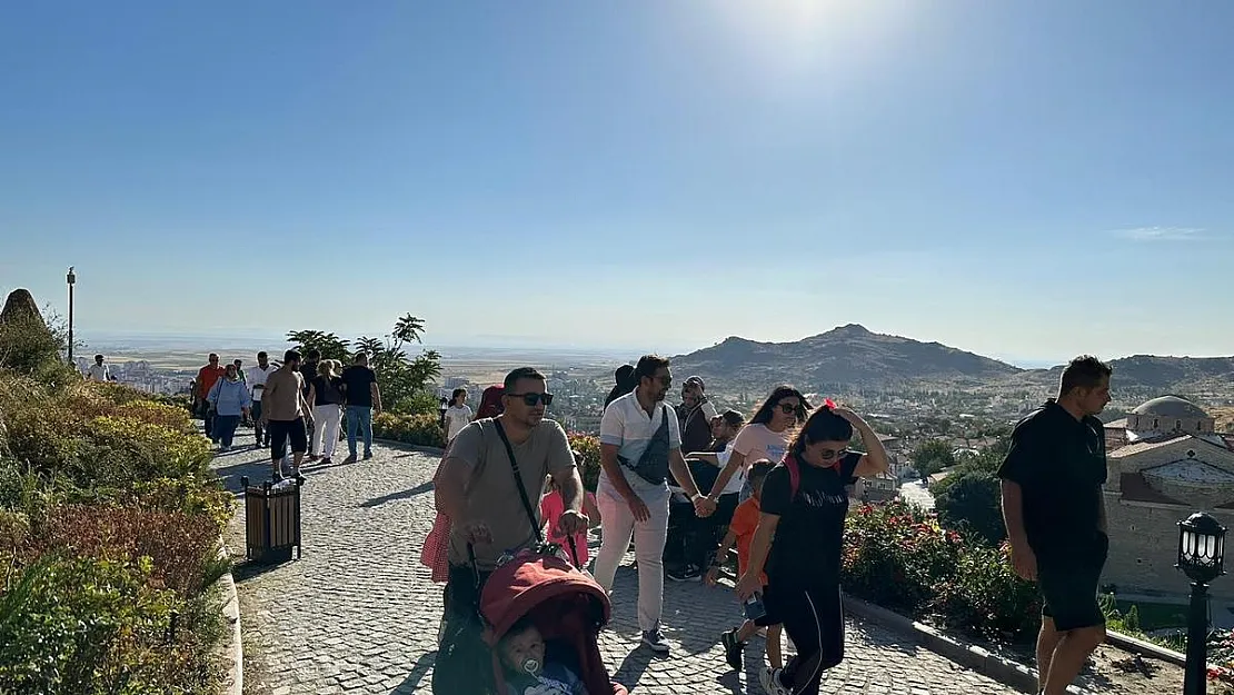 Sivrihisar’a turist akını devam ediyor