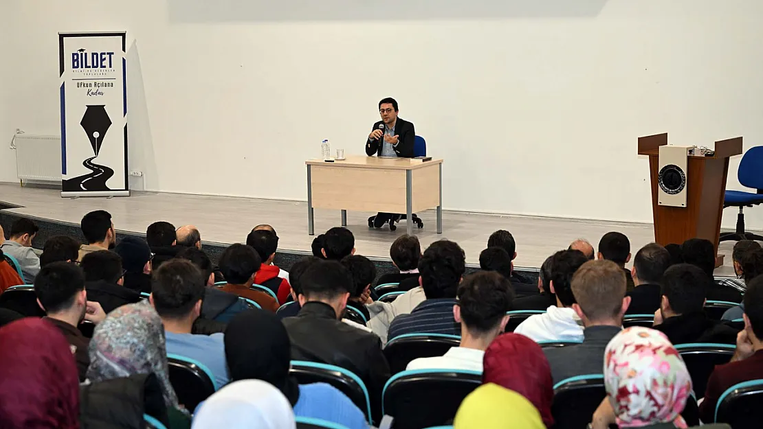 'Siyasetle Hadis İlişkilerine Bakabilmeyi Amaçladım'