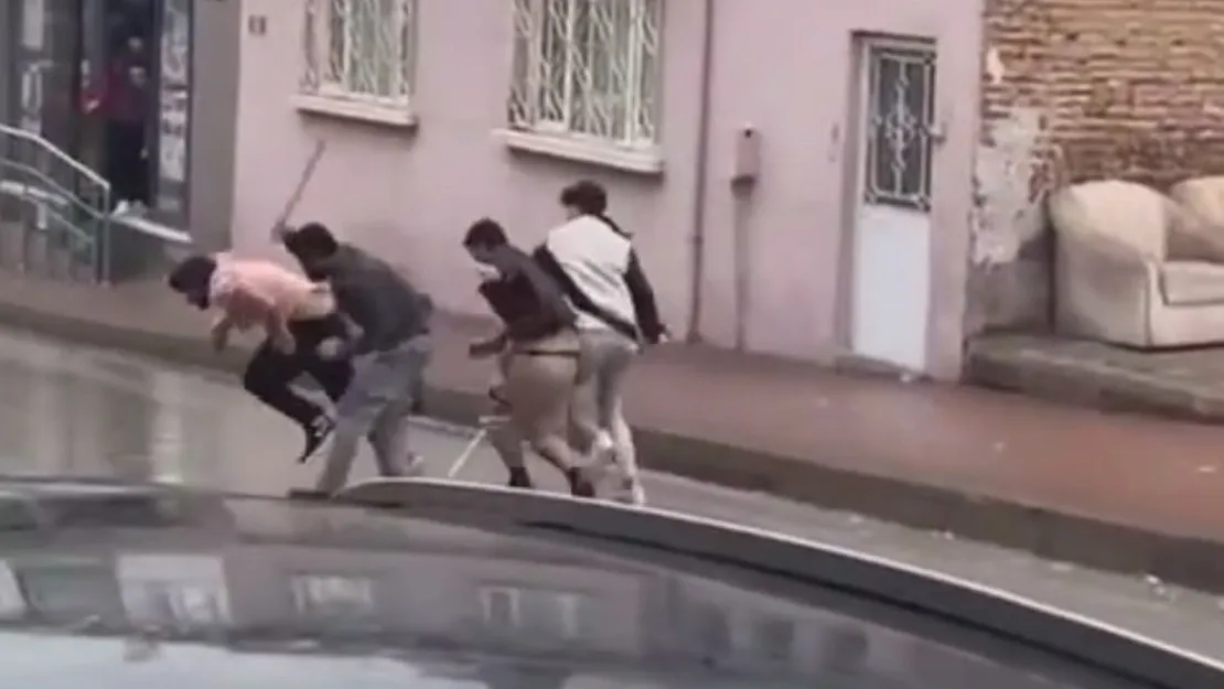 Sokak Ortasındaki Taşlı Sopalı Kavga Sonrası 3 Kişi Gözaltına Alındı