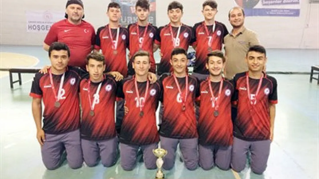 Spor Lisesi Kriket'te Türkiye üçüncüsü