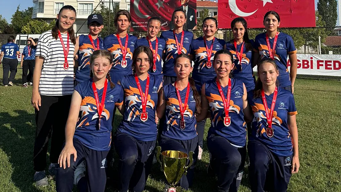 Spor Lisesi'nden İki Zafer