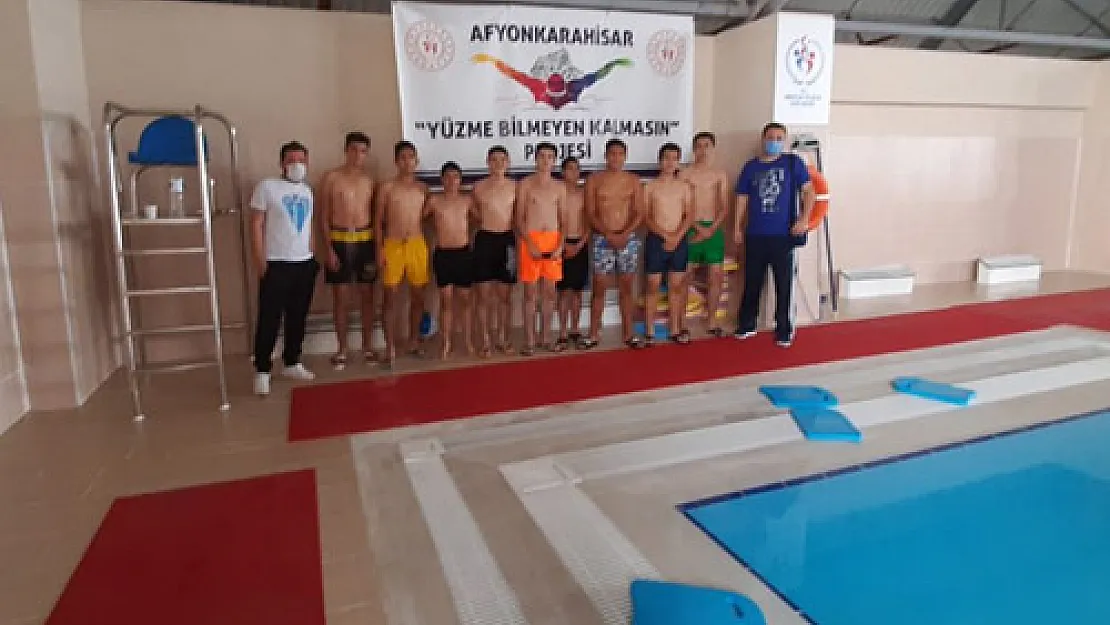 Sporculara yüzme eğitimi de veriliyor