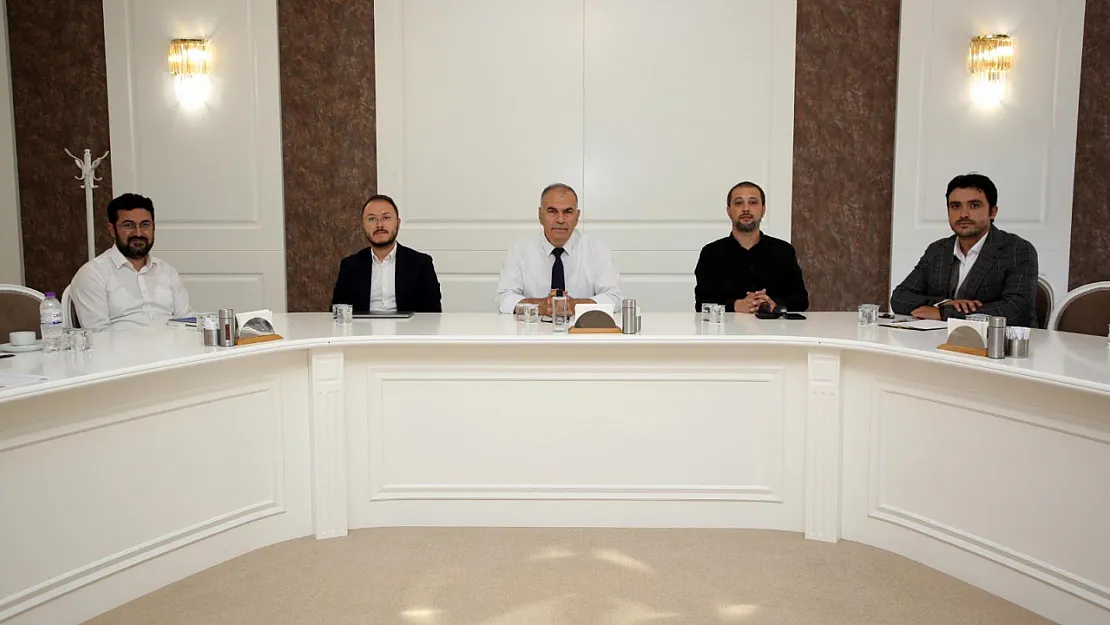 Staj Konsorsiyum Toplantısına 14 Üniversite Temsilcisi Katıldı