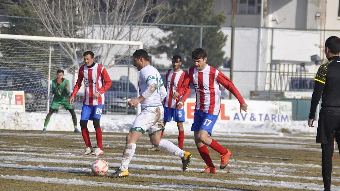 Şuhut farklı kazandı: 4-0