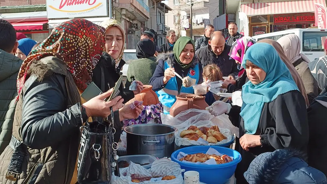 Şuhut’da Filistin için hayır çarşısı kuruldu