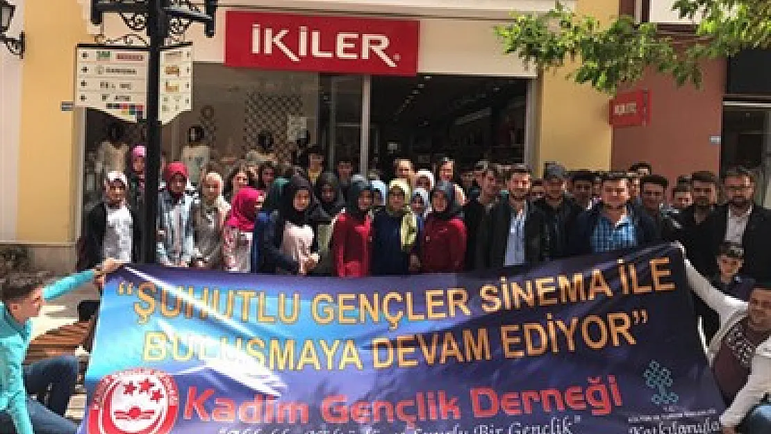 Şuhutlu gençler Reis filmini izledi