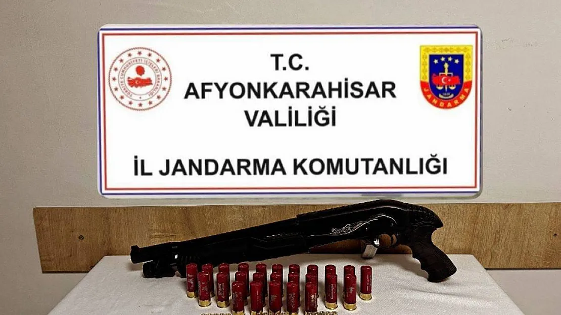 Şüpheli Araçtan Cephanelik Çıktı!