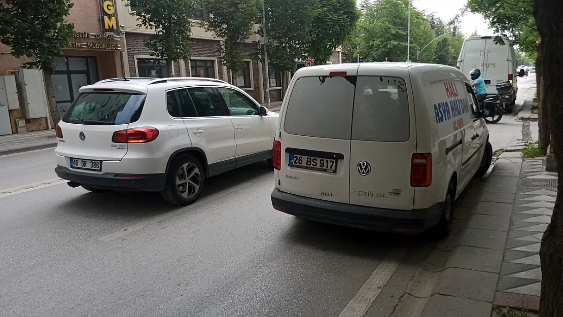 Sürekli Kazaların Yaşandığı Caddedeki Esnaf Yetkililere Seslendi