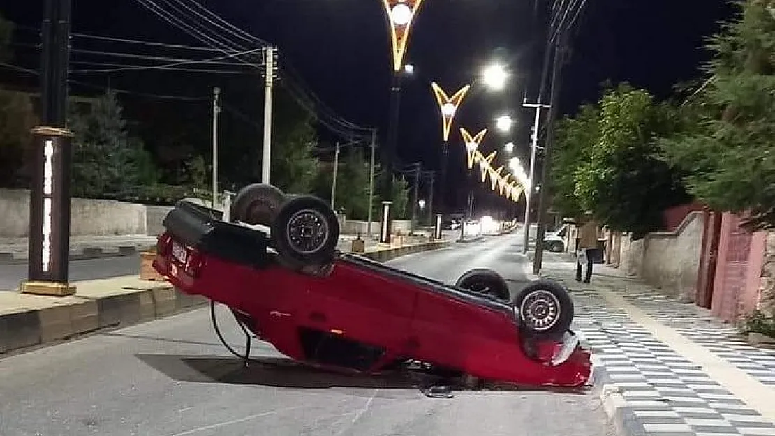 Takla atan otomobilini bırakıp kaçtı