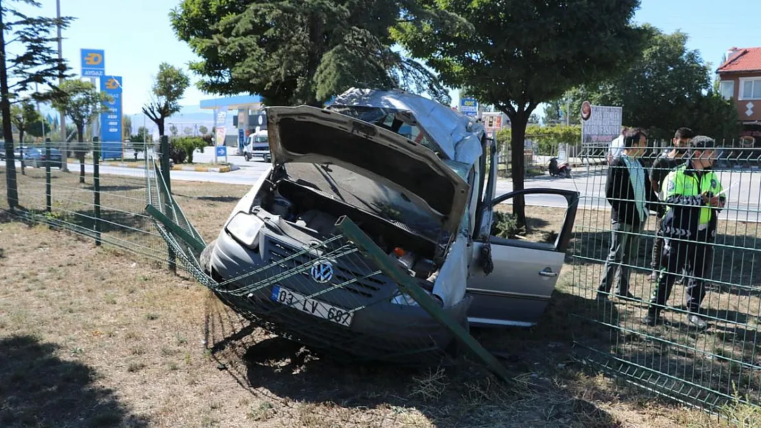 Takla atıp hurdaya dönen araçtan burnu bile kanamadan çıktı