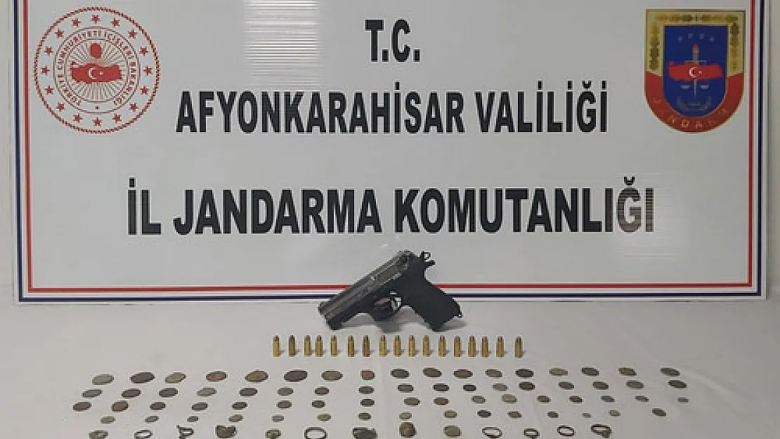 Tarihi eser  tacirleri yakalandı