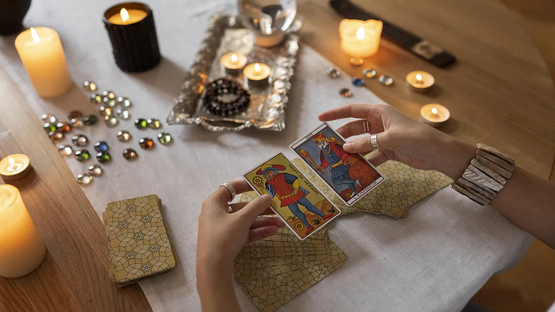 Tarot Falı Bakmak Tehlikeli Midir?