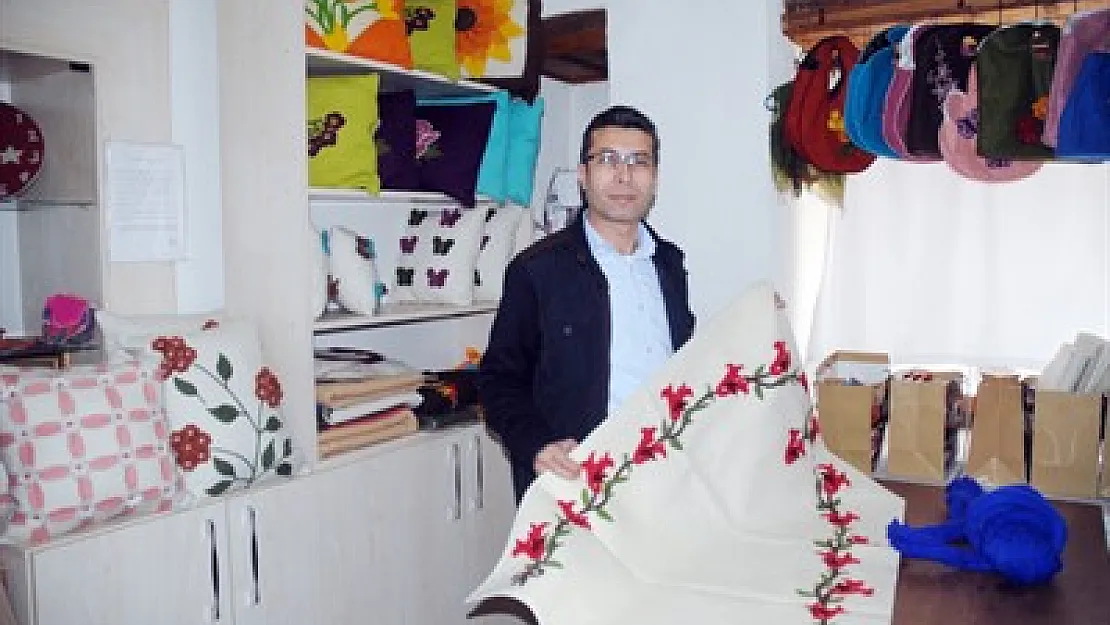 Taş Medrese kurslarında üretmenin keyfi yaşanıyor