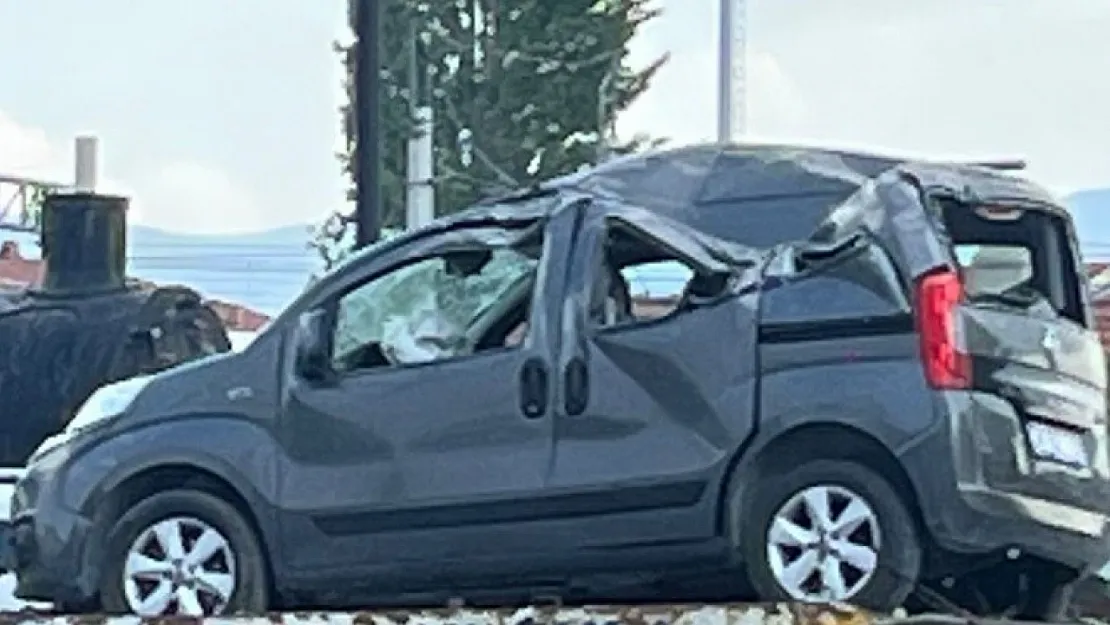 Tavşanlı'da Kontrolden Çıkan Araç Takla Attı, Sürücüsü Yaralandı