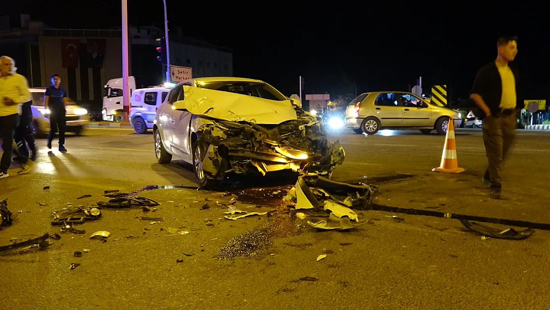 Tavşanlı 'Da Trafik Kazası, 3 Yaralı