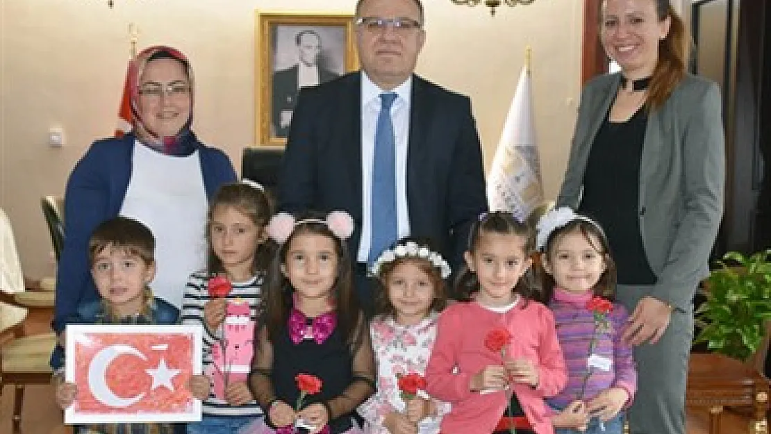 Tebüssüm, selamla başlar – Kocatepe Gazetesi