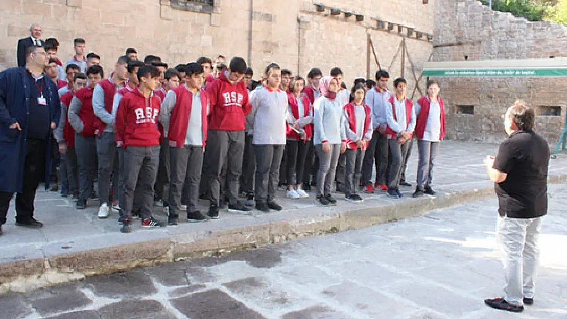 Teknik Kolej öğrencileri Türbe Camii'ni ziyaret etti