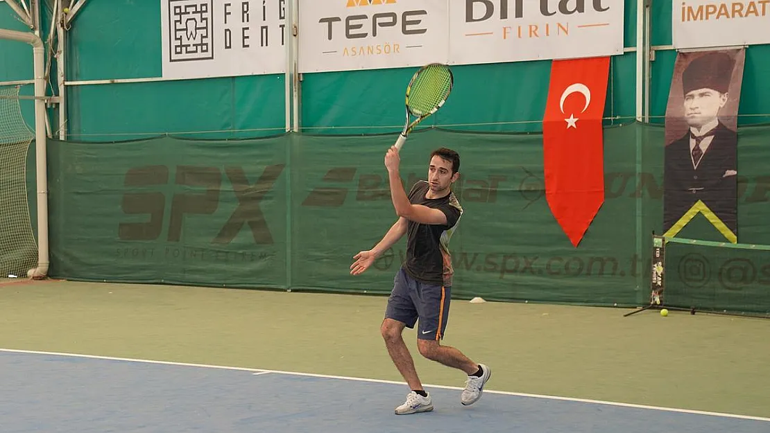 Tenis turnuvasında yarı final heyecanı