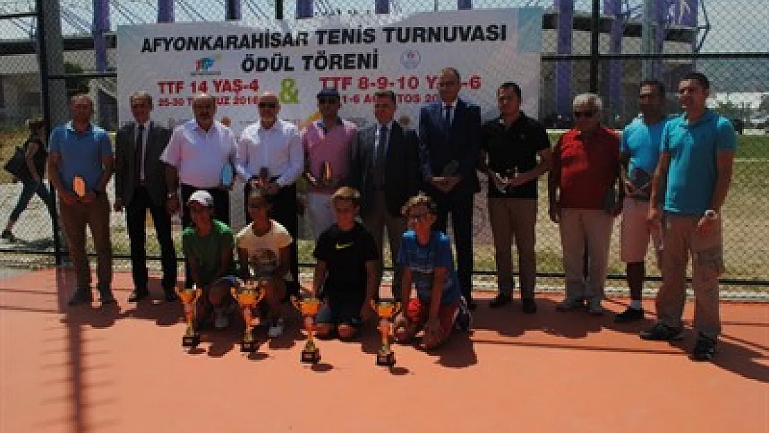 Tenis'te şampiyonlara ödülleri verildi – Kocatepe Gazetesi