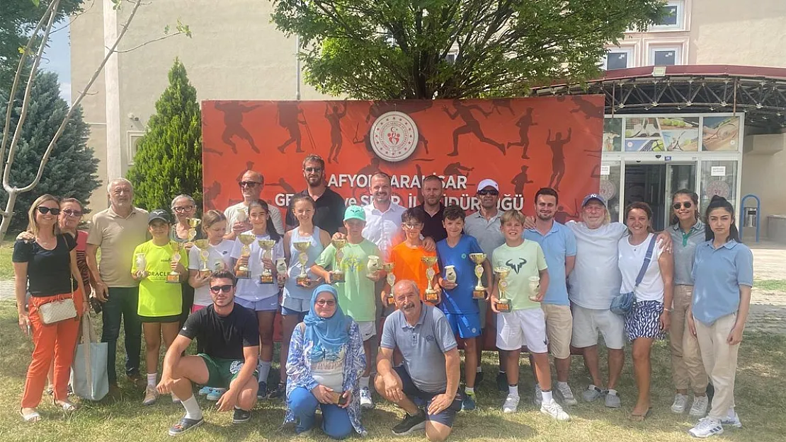 Tenis’te Yaz Turnuvası Afyon’da Yapıldı