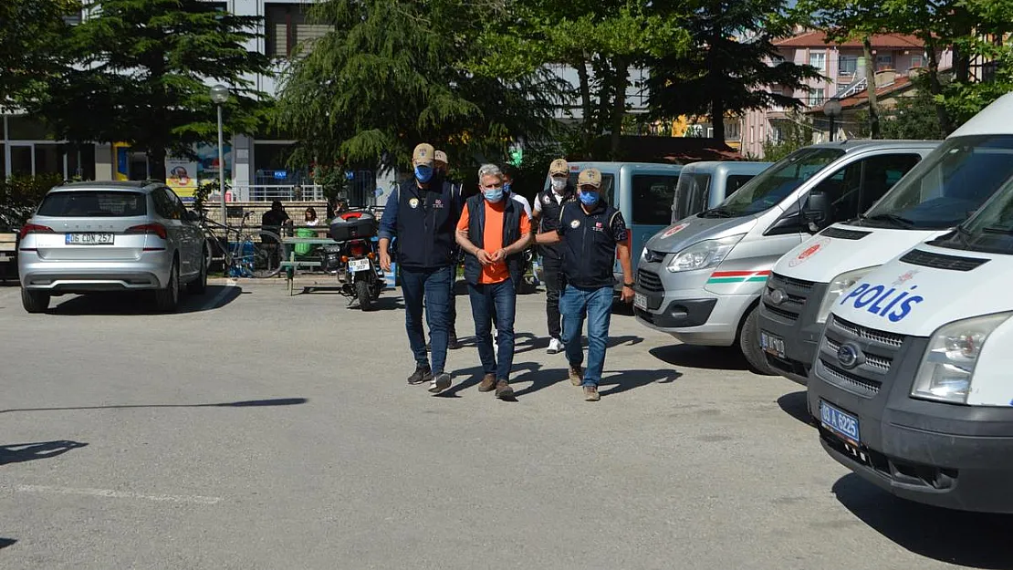 Teröre finansman desteği veren 2 kişi adliyede