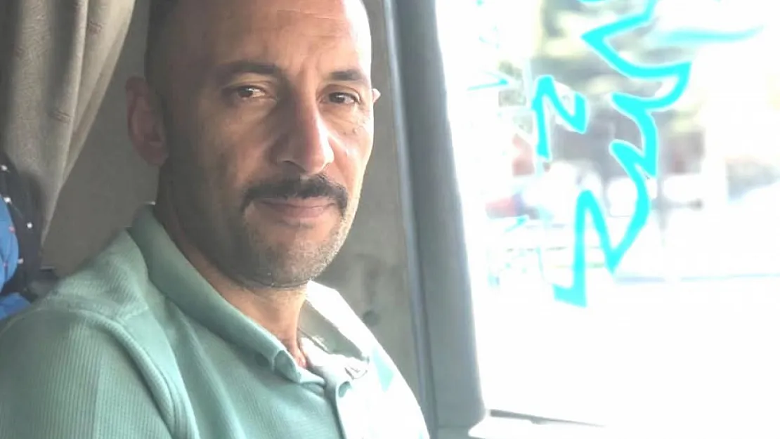 Tır Devrildi, Sürücüsü Hayatını Kaybetti