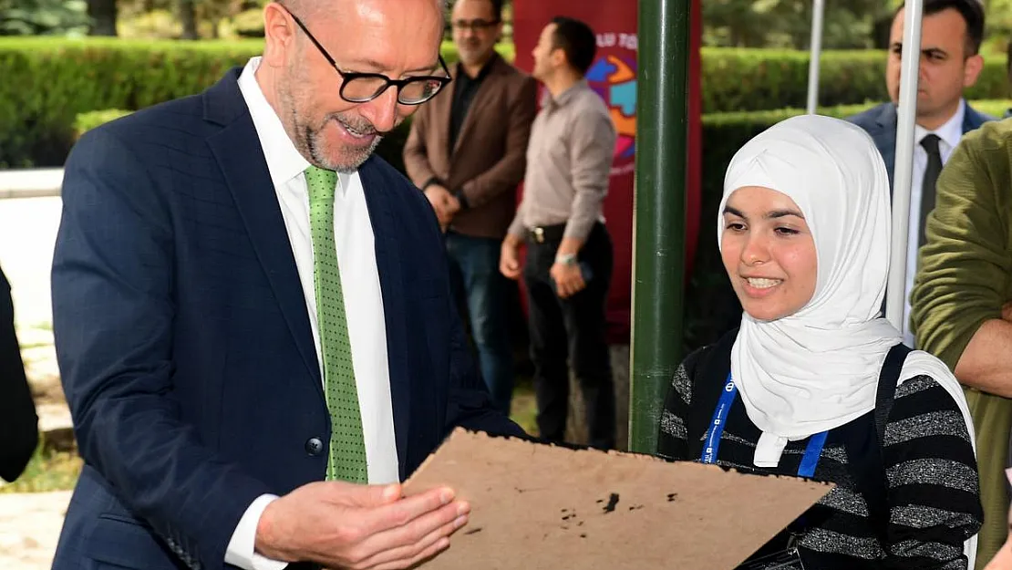 TÖMER ve GSF öğrencileri sanat günlerinde bir araya geldi