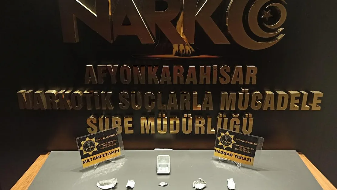 Torbacı operasyonunda 2 kişi uyuşturucu ve hassas teraziyle yakalandı