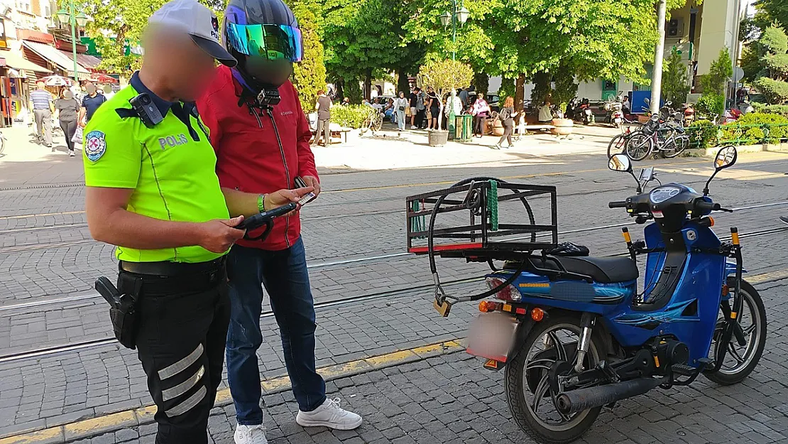 Trafiğe Kapalı Alanlara Giren 11 Motosiklet Sürücüne Ceza Yazıldı