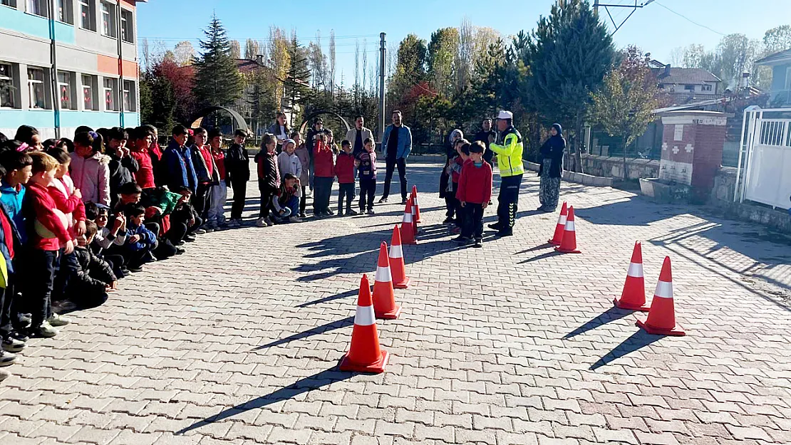 Trafik Dedektifleri, Temelden Yetişiyor