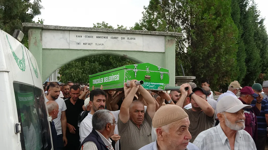 Trafik Kazasında Hayatını Kaybeden Genç Gözyaşları İçinde Defnedildi