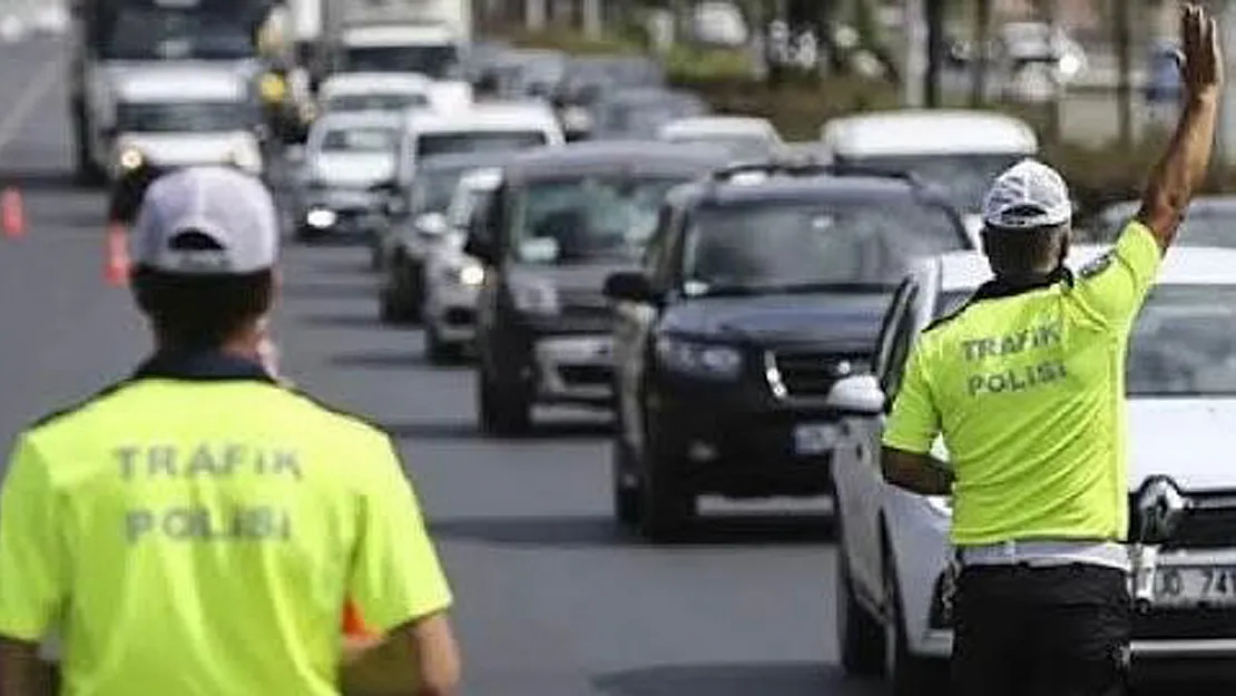 Trafik Kural İhlali Yapan Sürücülere 244 Bin 813 TL Ceza