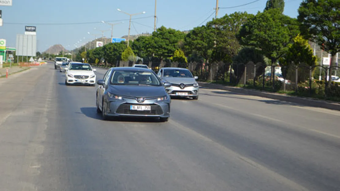 Trafikte bayram yoğunluğu başladı