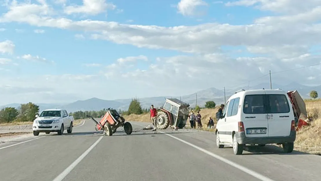 Traktör ikiye bölündü