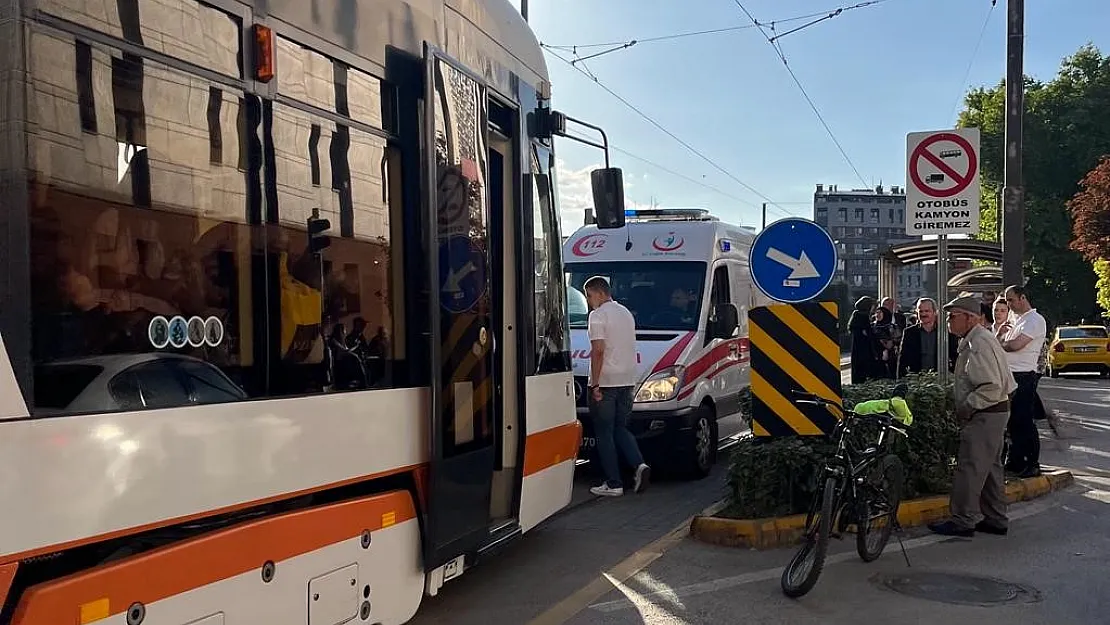 Tramvay kazası şehir içi ulaşımı aksattı