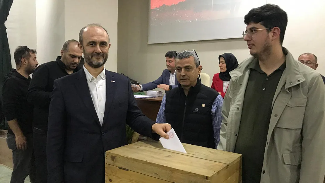 Türk Kızılay Afyonkarahisar'da Yakın Güven Tazeledi, İşte Yeni Yönetim!