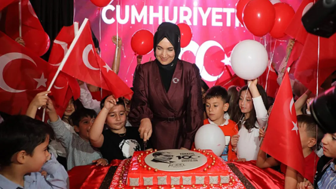 'Türkiye Cumhuriyeti vicdanların sesidir'